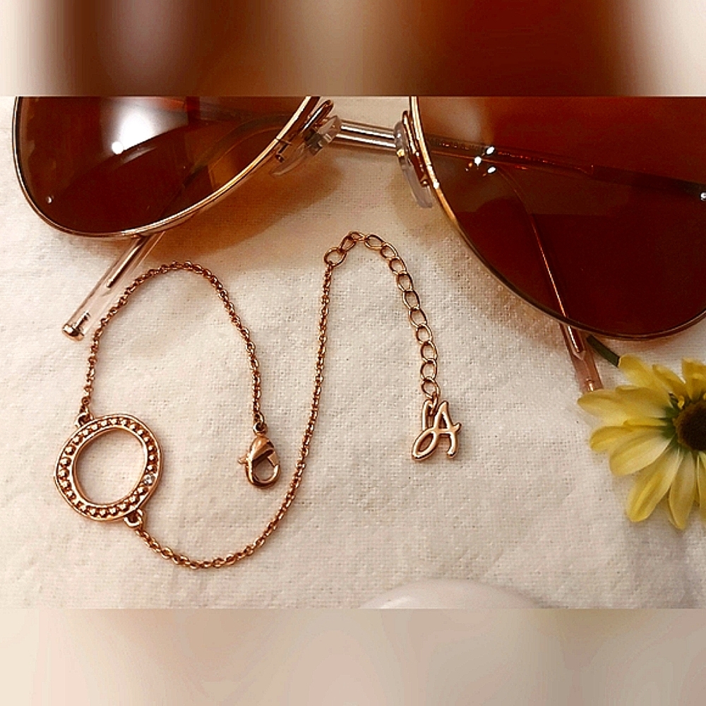 SWAROVSKI Crystal by Adore / Rose Gold Circle Bracelet